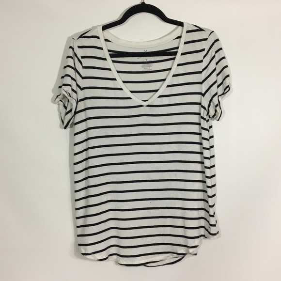 American Eagle Outfitters Tops - AEO tee